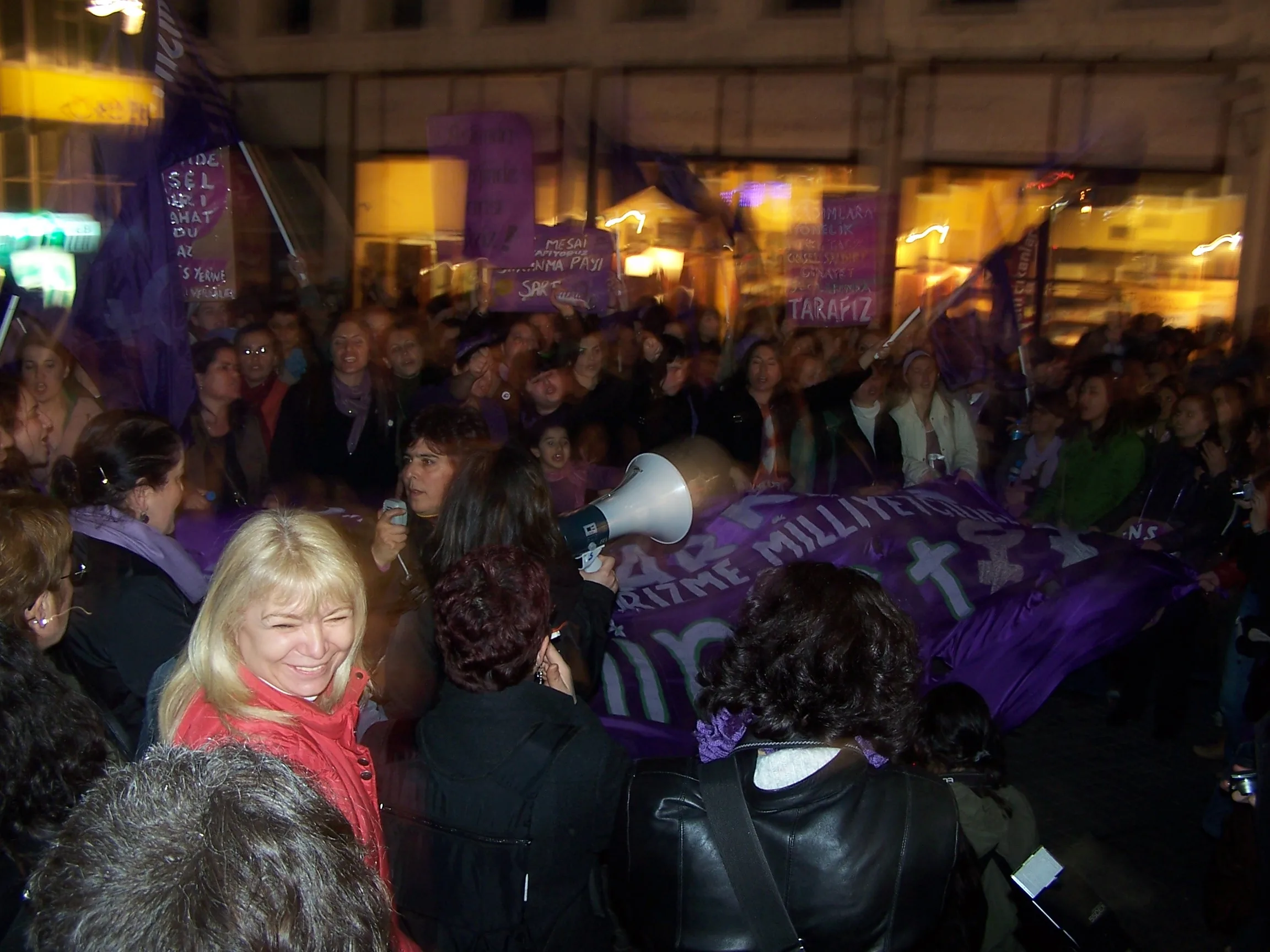 2008_Feminist_gece_yuruyusu-63