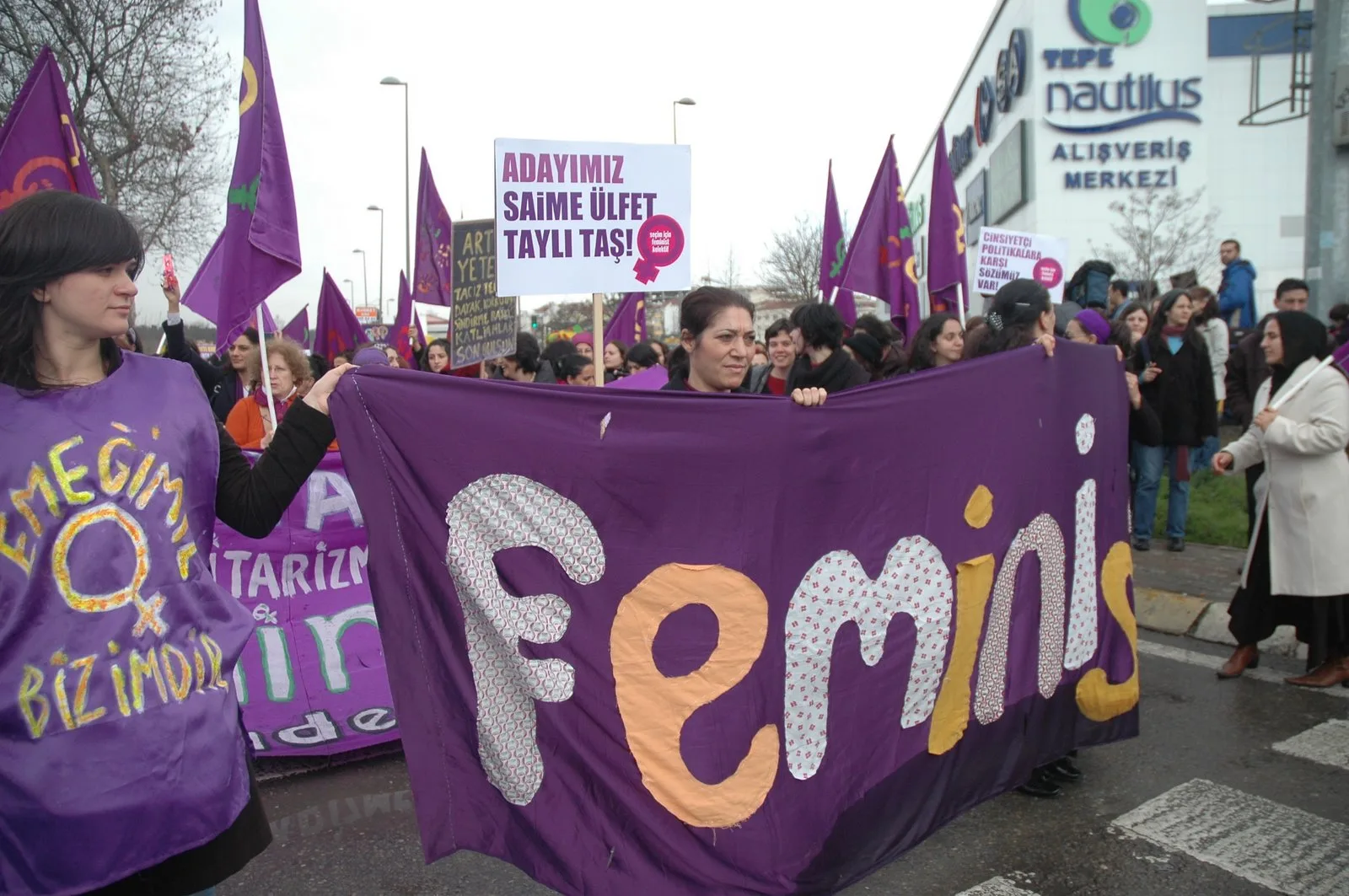 2009_8_mart_gunduz_mitingi_kadikoy-90