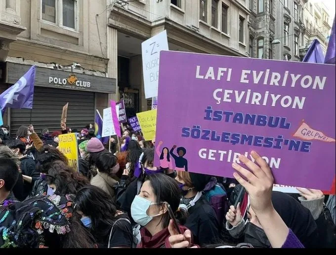 Feminist Gece Yuruyusu