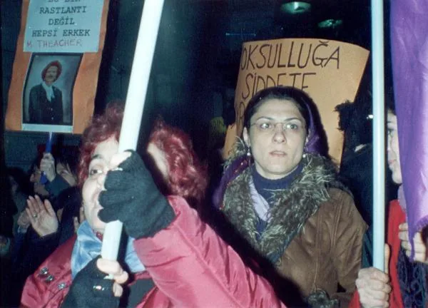8 Mart Feminist Gece Yürüyüşü / 2003 / Foto: KADAV arşivi