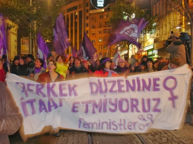8 Mart Feminist Gece Yürüyüşü / 2005 / Foto: Nilgün Yurdalan