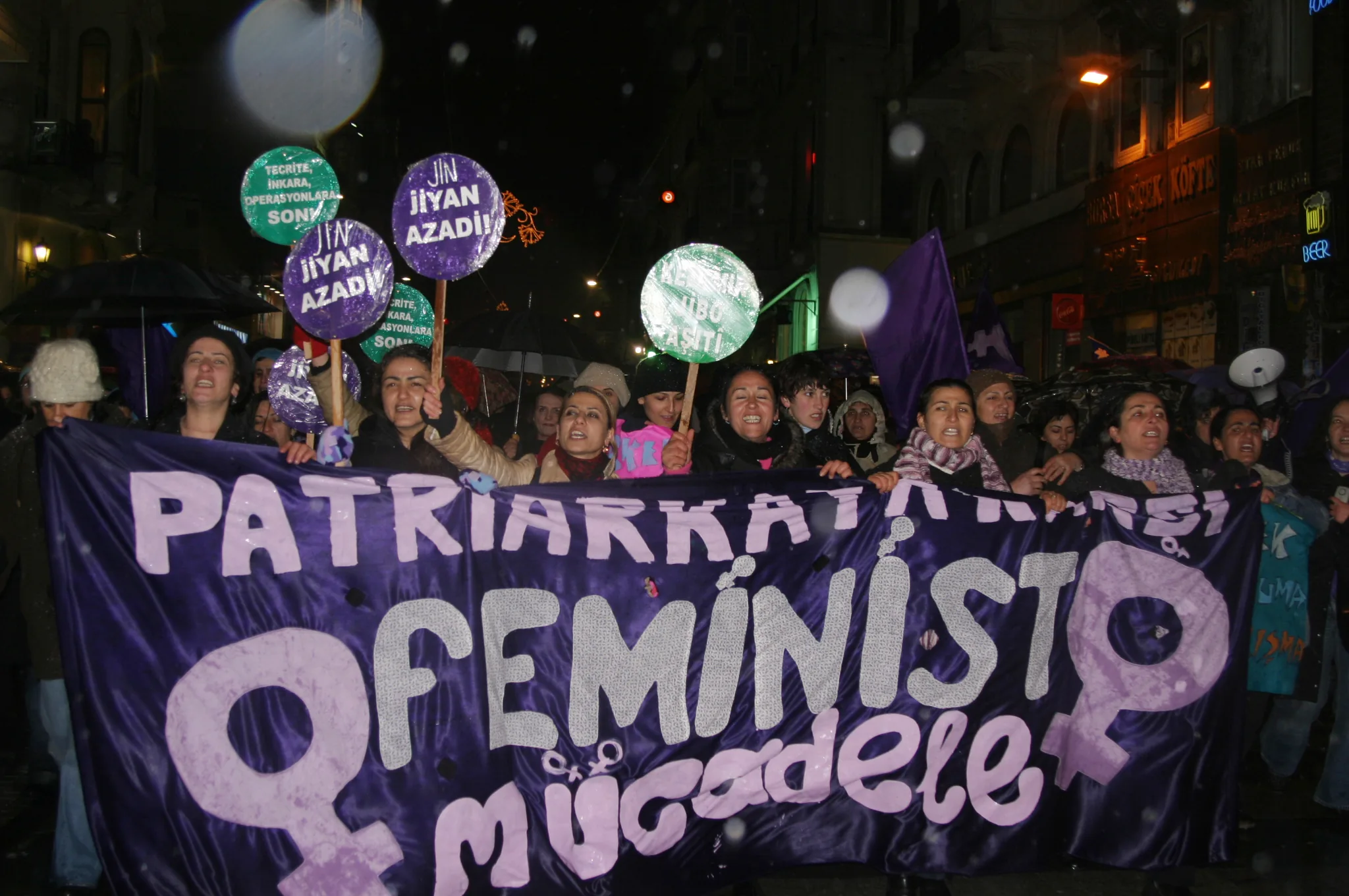 8 Mart Feminist Gece Yürüyüşü / 2006 / Foto: Funda Ekin