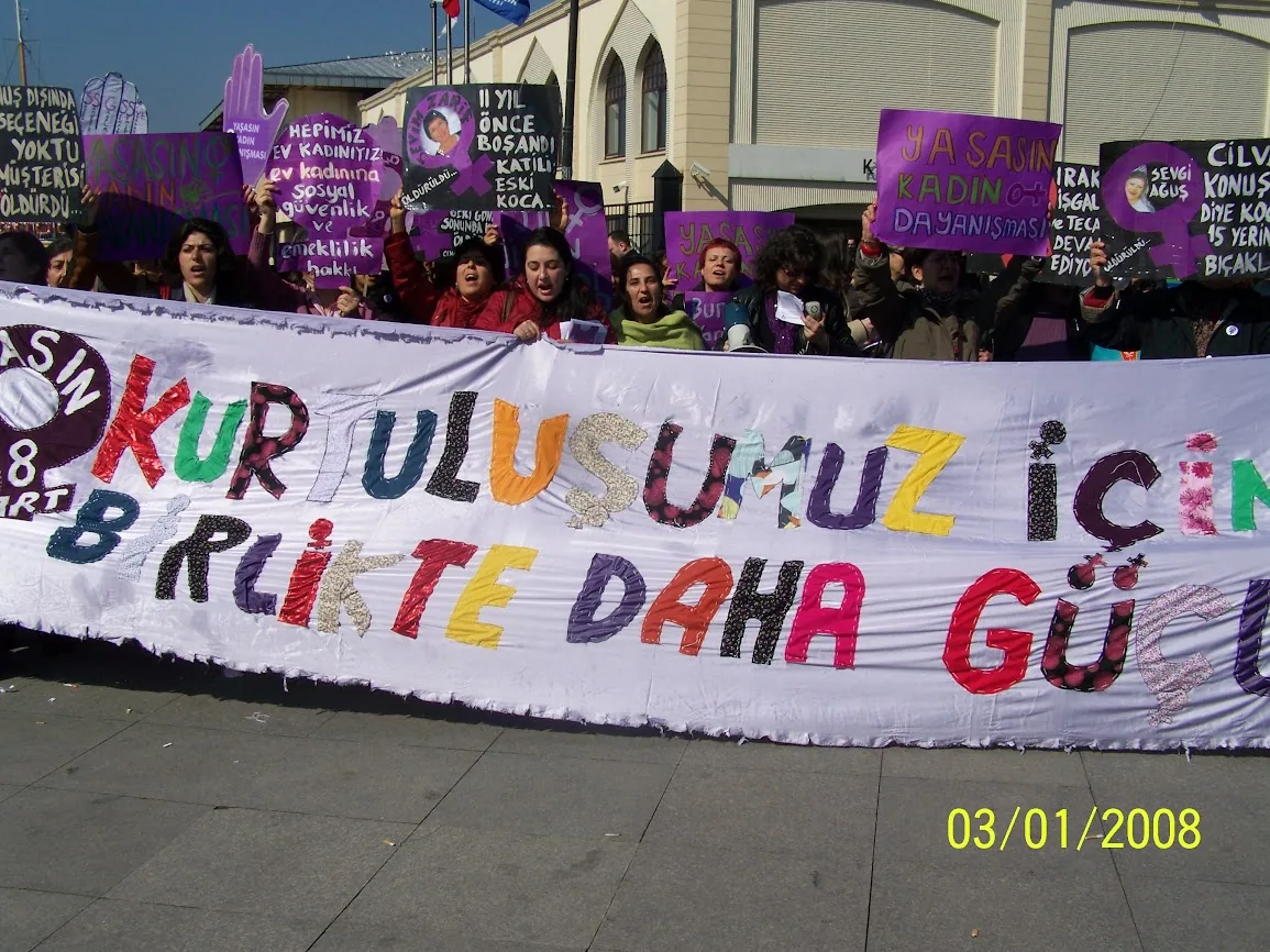 1 Mart, Kadıköy / 8 Mart hafta başlangıcı eylemi / 2008 / Foto: Nilgün Yurdalan