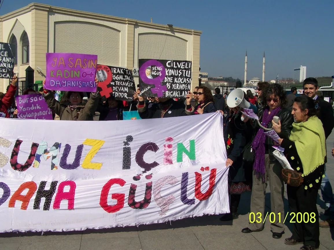 1 Mart, Kadıköy / 8 Mart hafta başlangıcı eylemi / 2008 / Foto: Nilgün Yurdalan