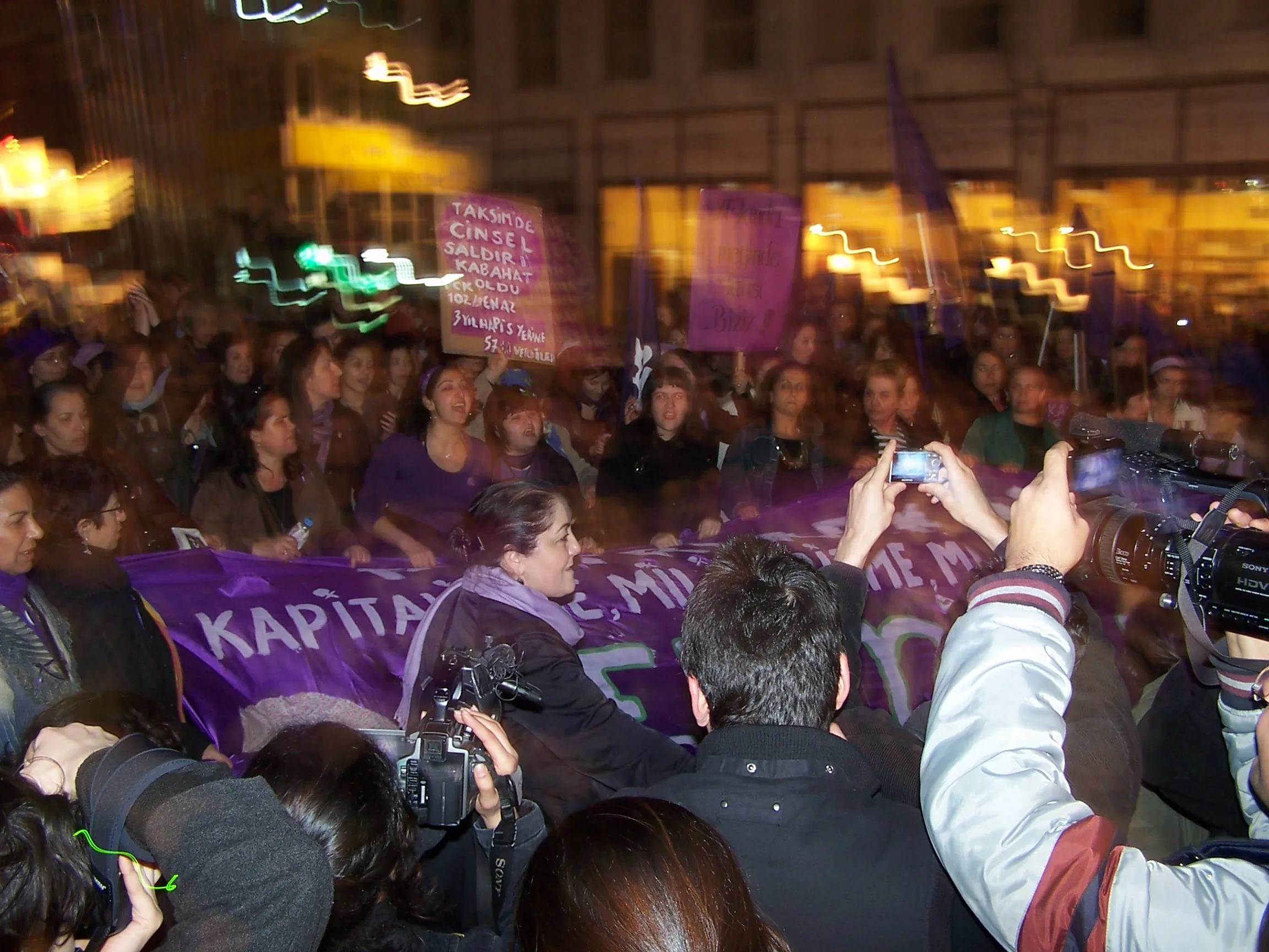 8 Mart Feminist Gece Yürüyüşü / 2008 / Foto: Evren Kocabıçak