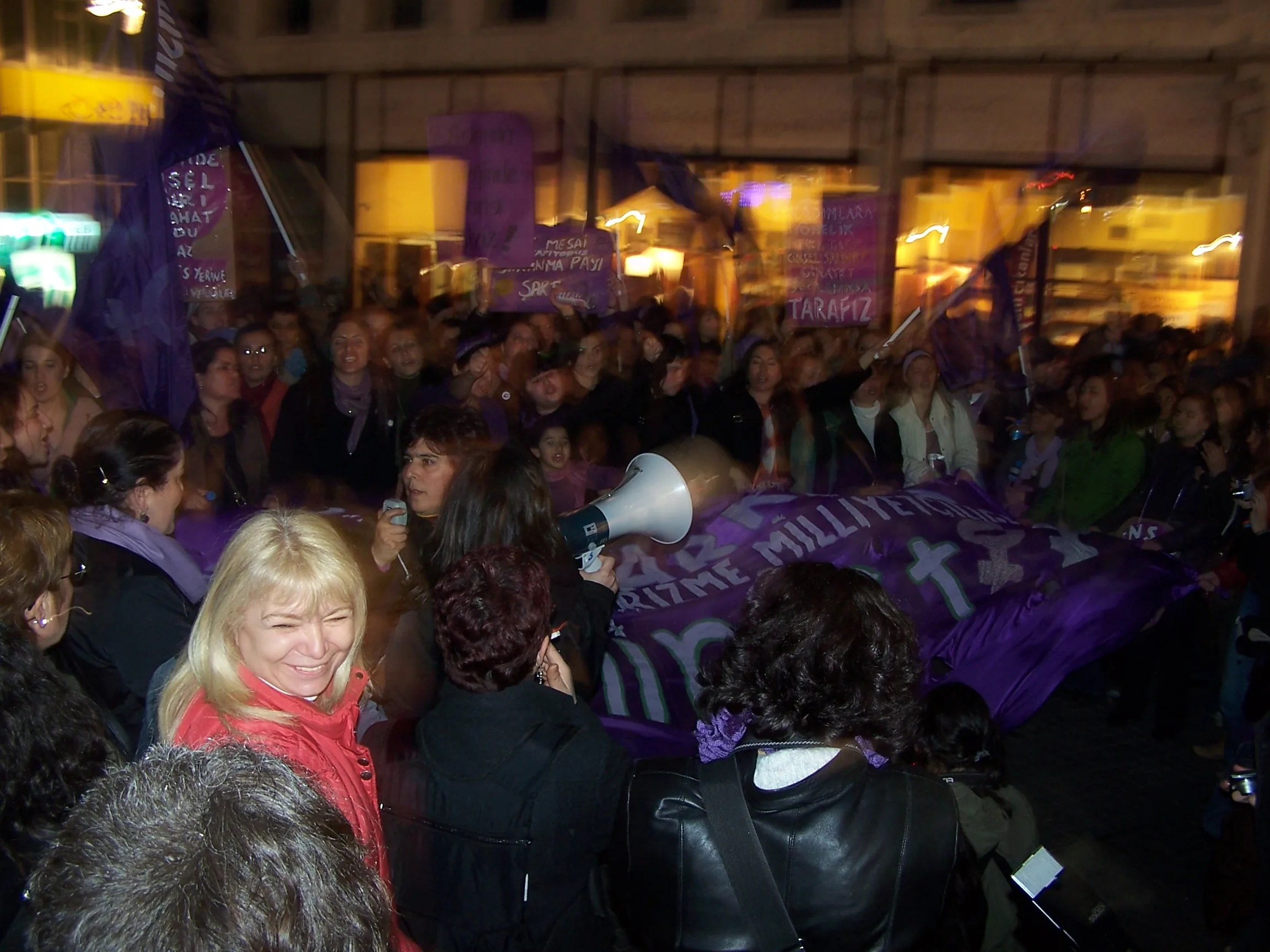 8 Mart Feminist Gece Yürüyüşü / 2008 / Foto: Banu Demiroğlu