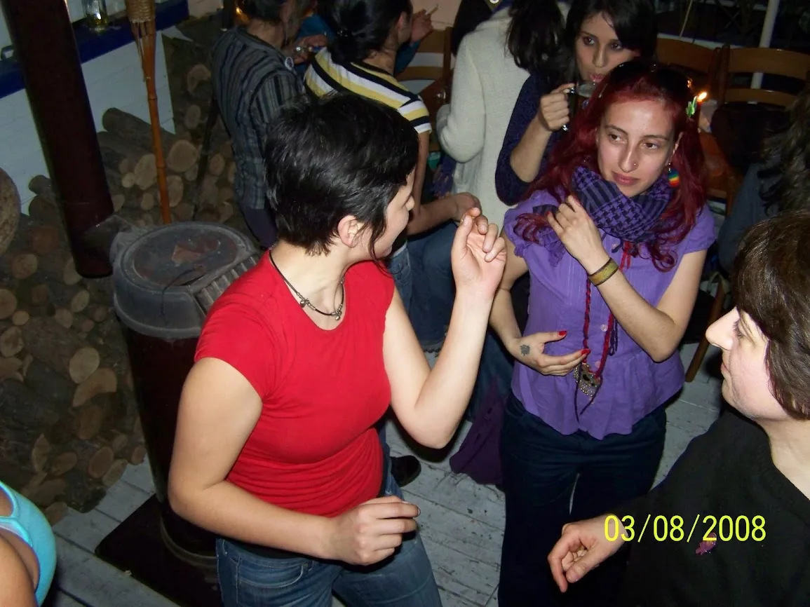 8 Mart Gece Eğlencesi (Zeliş <3 / 2008 / Foto: Bahar Çelik