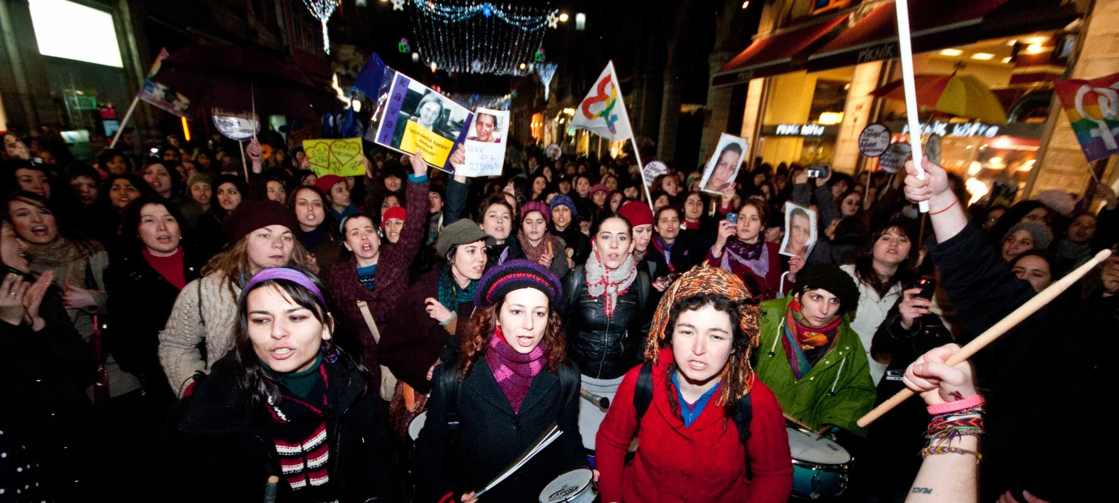 8 Mart Feminist Gece Yürüyüşü / 2010 / Foto Akbaba