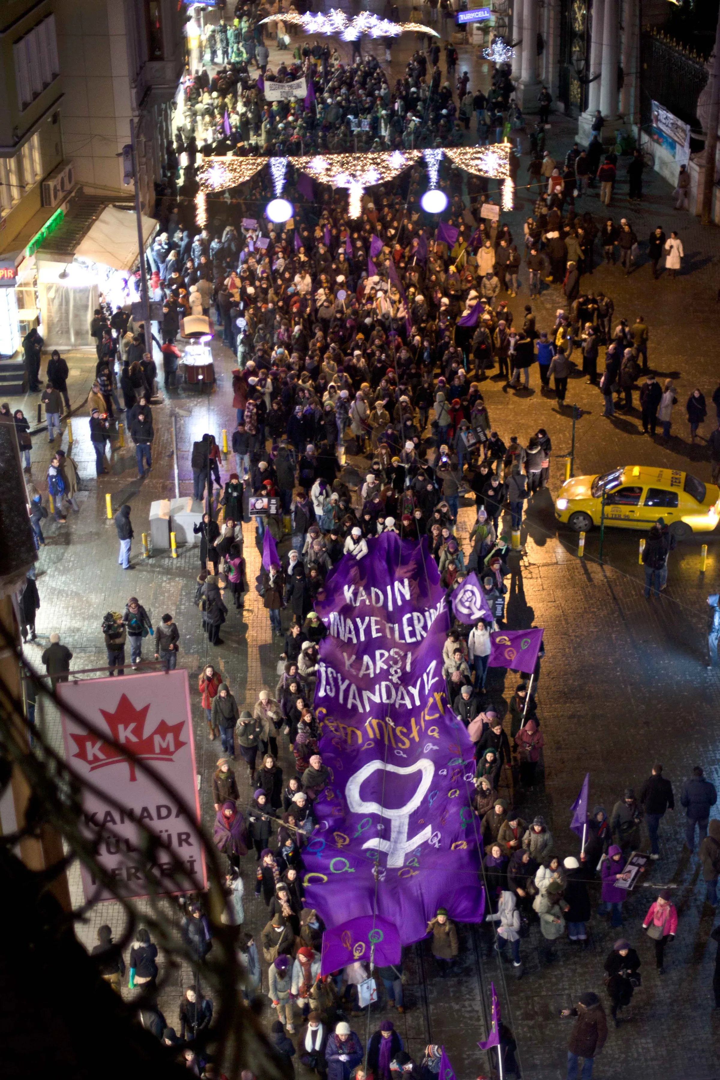 8 Mart Feminist Gece Yürüyüşü / 2011 / Foto Akbaba