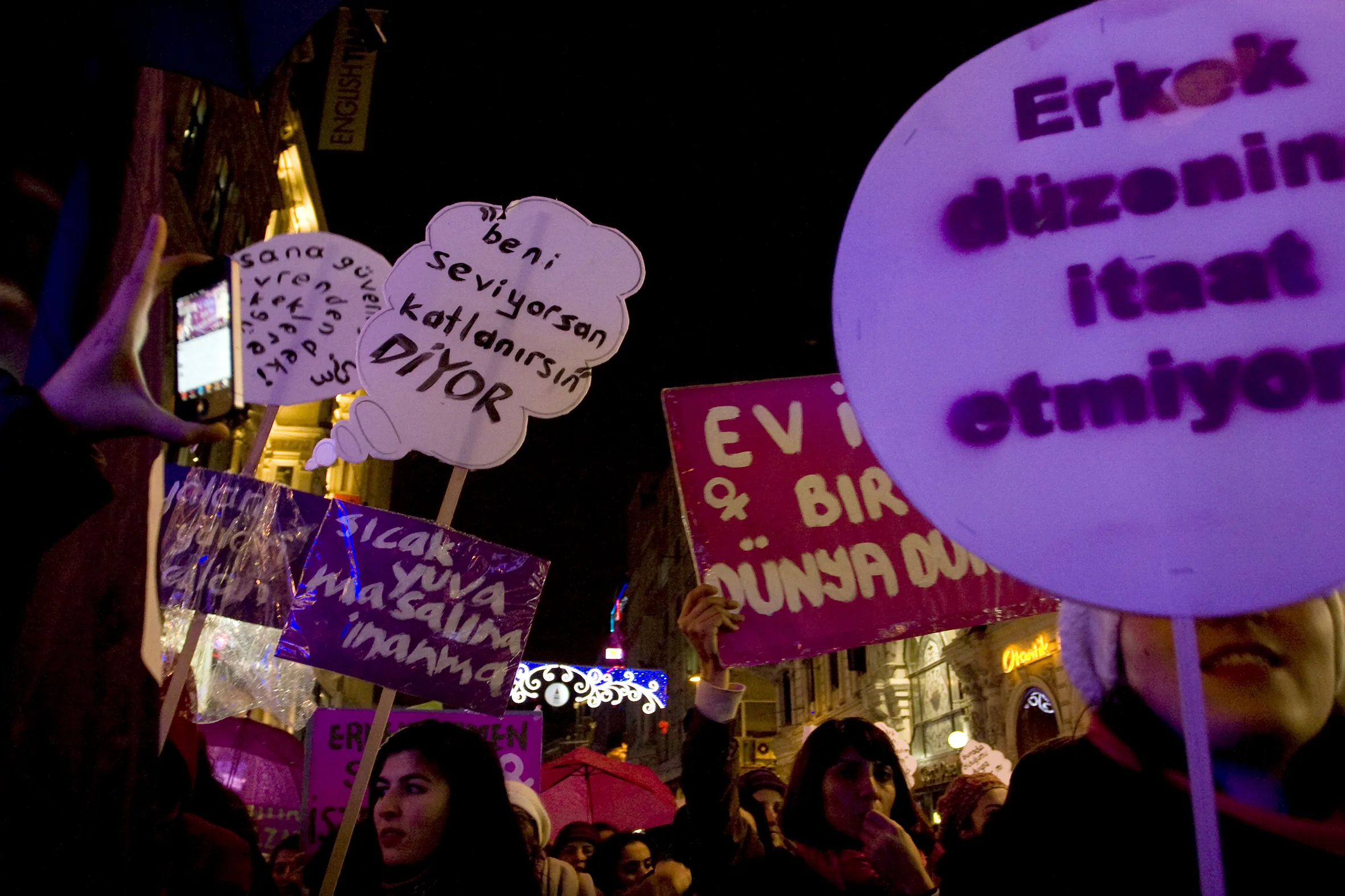 8 Mart Feminist Gece Yürüyüşü / 2012 / Foto: Gülşin Ketenci