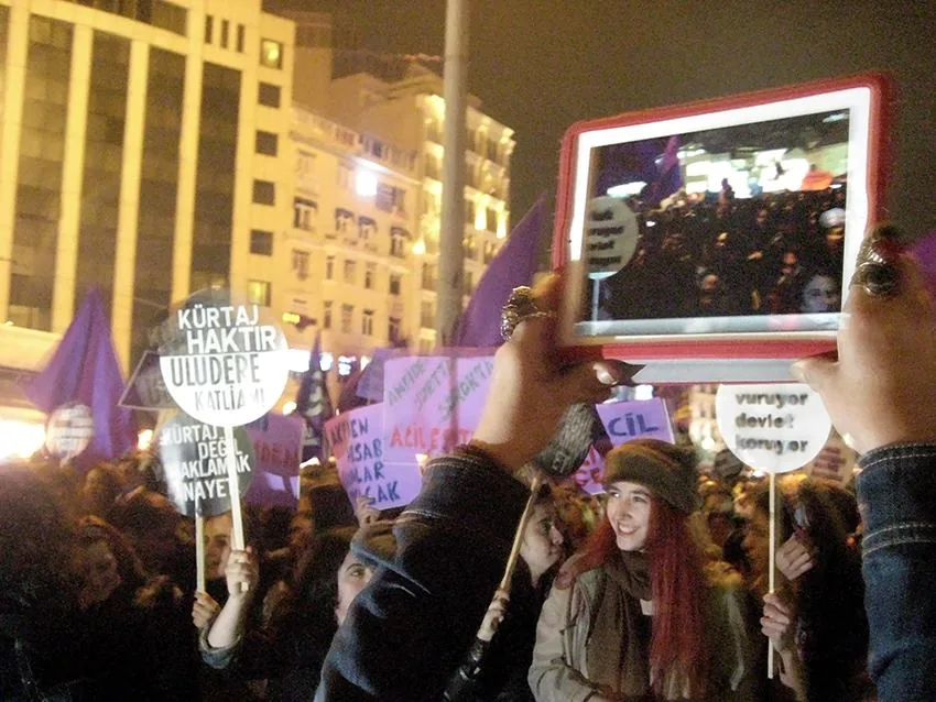 8 Mart Feminist Gece Yürüyüşü / 2013 / Foto: Sevilay Namlı