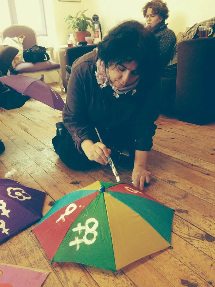 8 Mart Feminist Gece Yürüyüşü Döviz Yazımı / 2014 / Foto: Mehtap Doğan