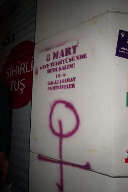 5 Mart 2014, Kadıköy / Eylem öncesi stencil / Yoğurtçu Kadın Forumu