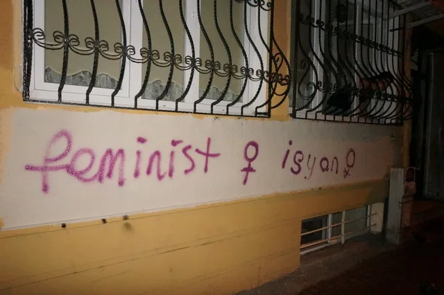 5 Mart 2014, Kadıköy / Eylem öncesi stencil / Yoğurtçu Kadın Forumu