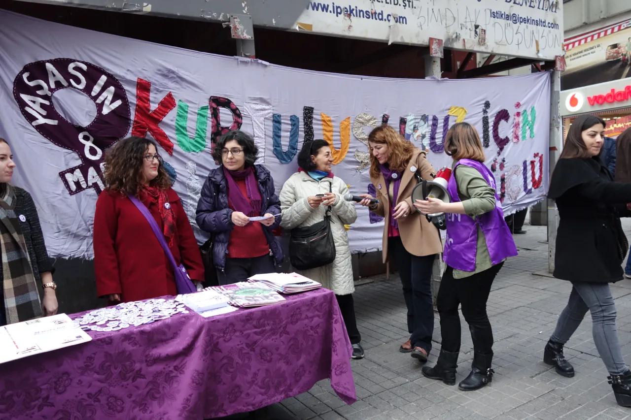 Taksim / eylem öncesi stant / 2015 / Foto: Bilinmiyor