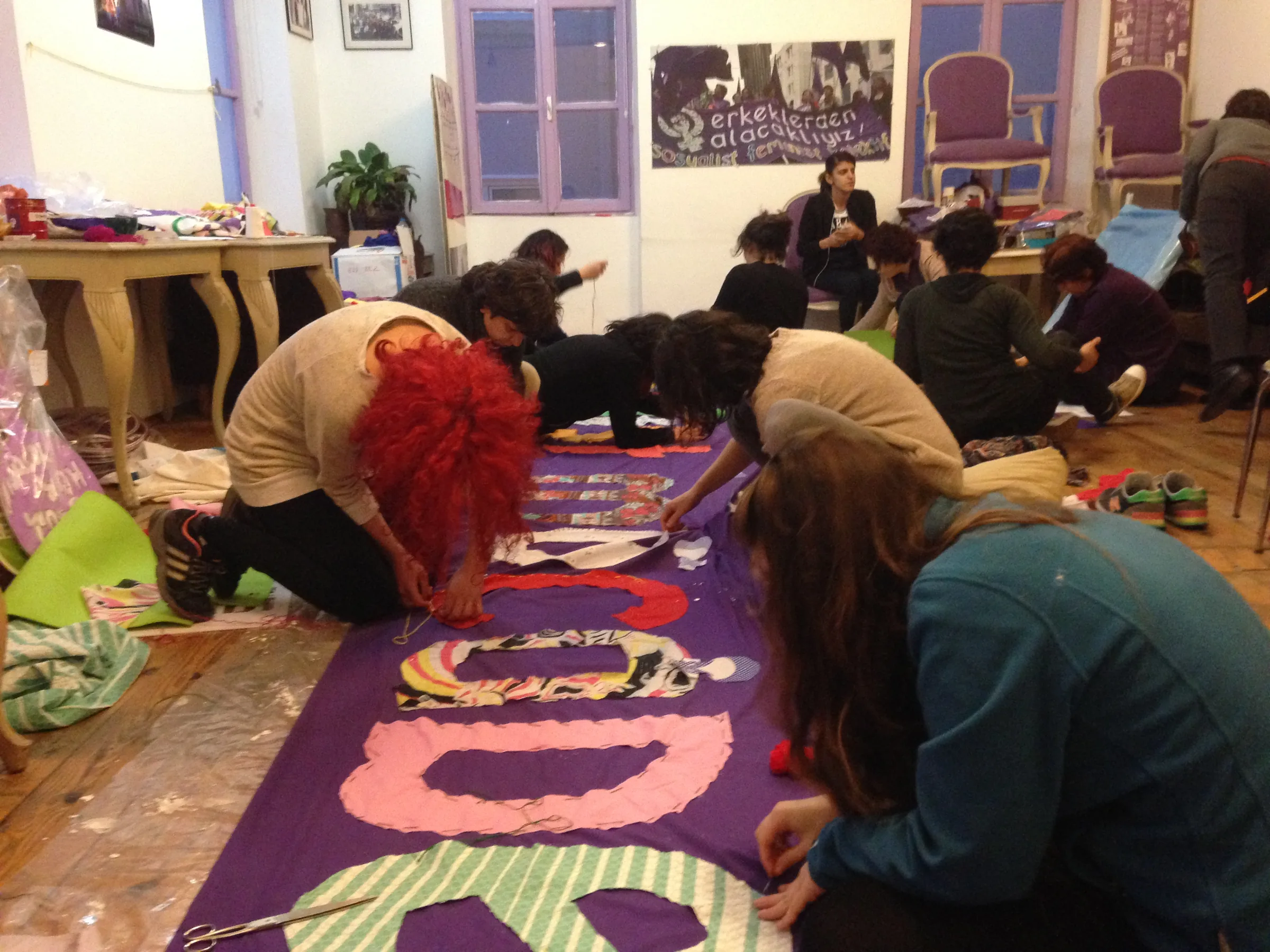 8 Mart Feminist Gece Yürüyüşü / 2016 / Pankart Yazımı