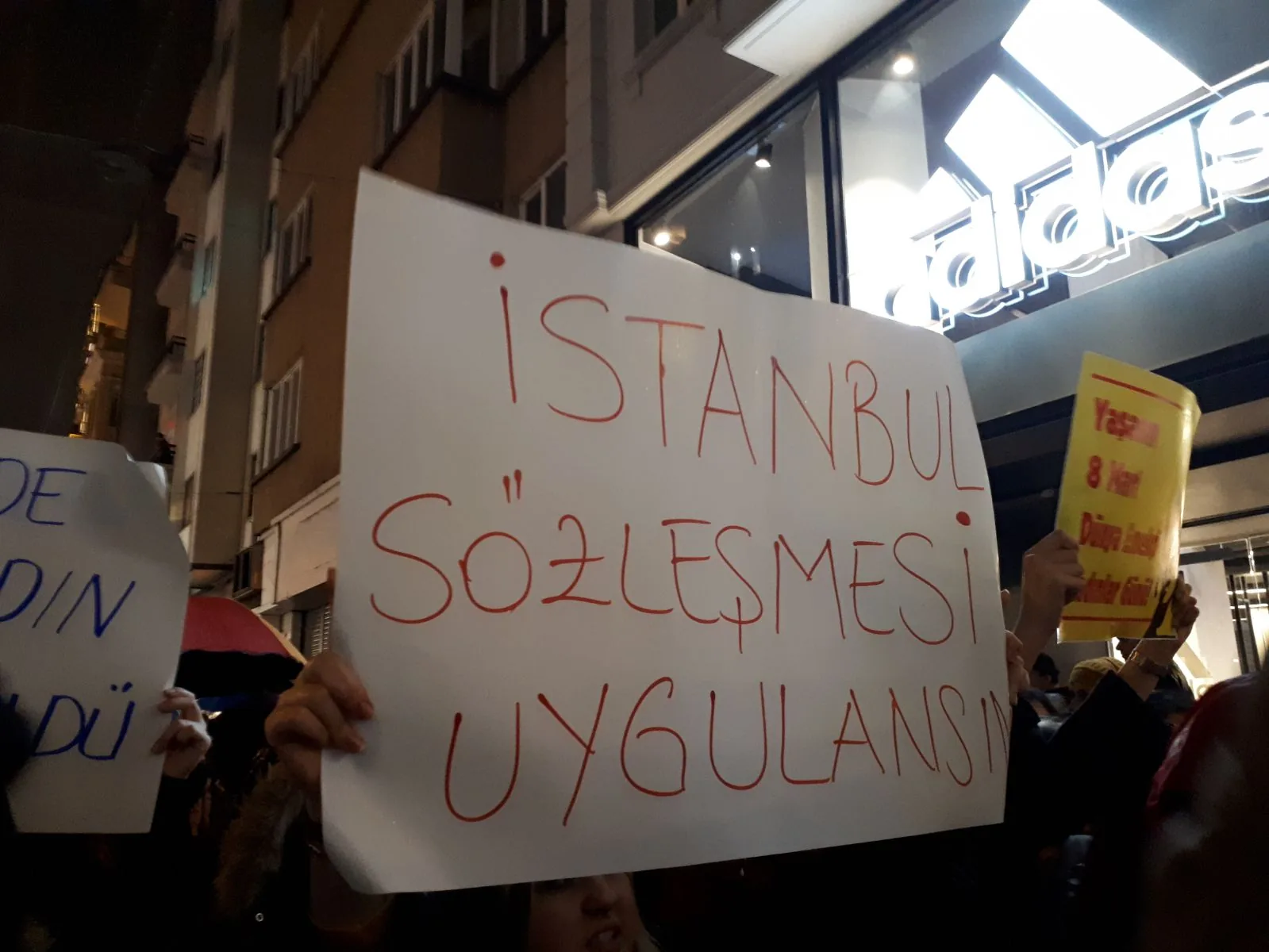 8 Mart Feminist Gece Yürüyüşü