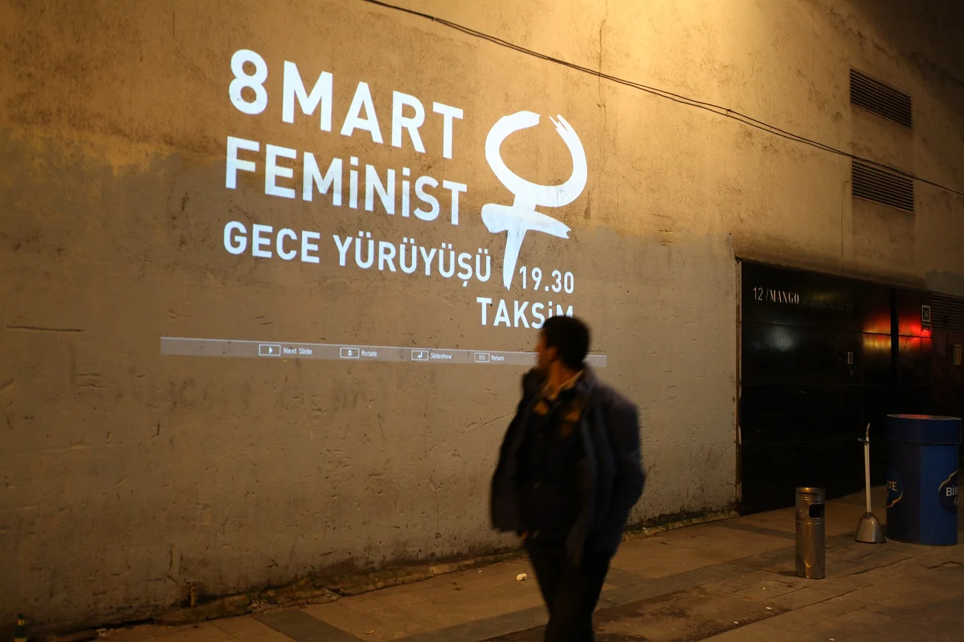 8 Mart Feminist Gece Yürüyüşü / 2018 / Duvar yansıtma