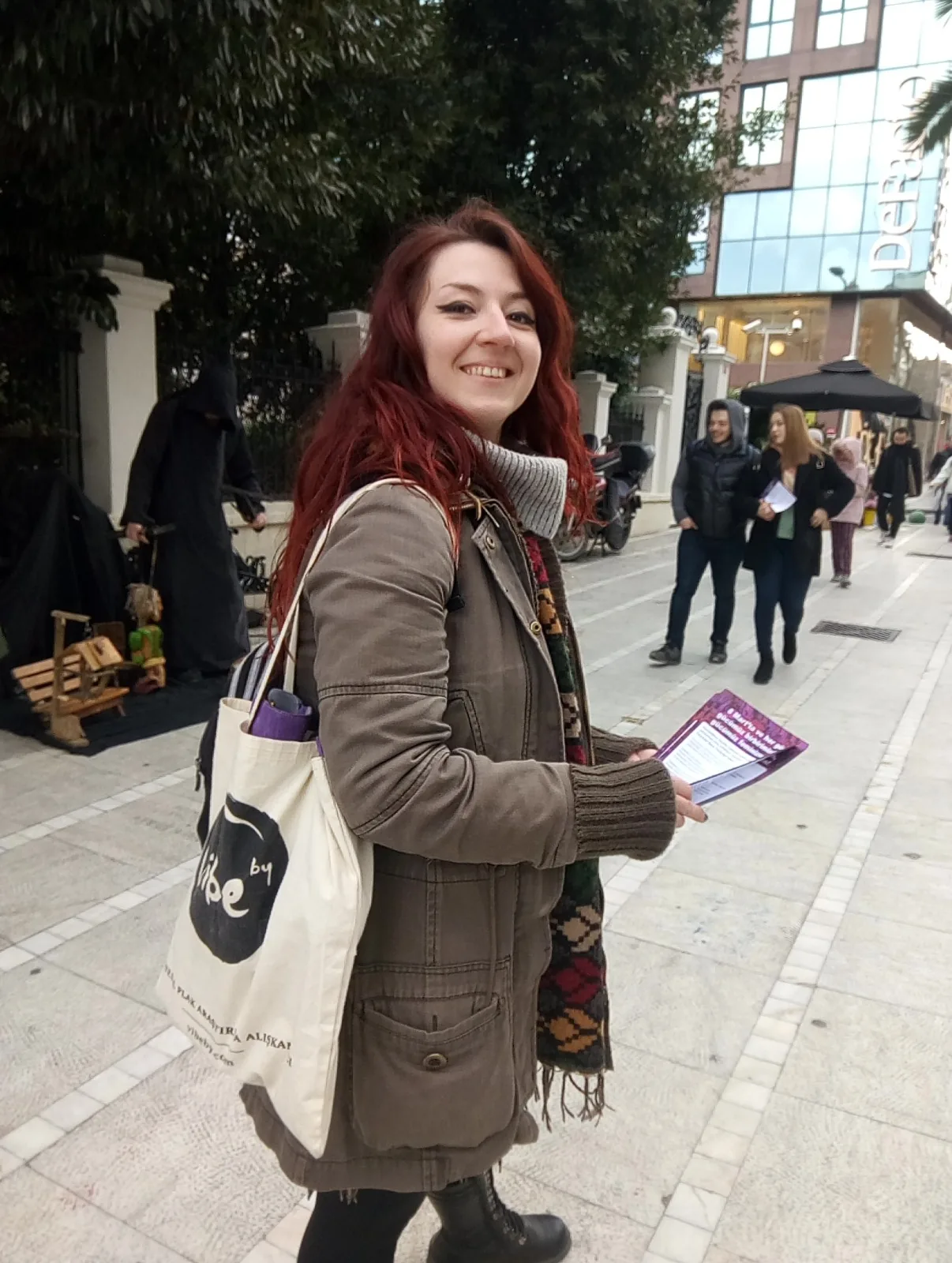 8 Mart Feminist Gece Yürüyüşü / 2020 / Bildiri dağıtımı