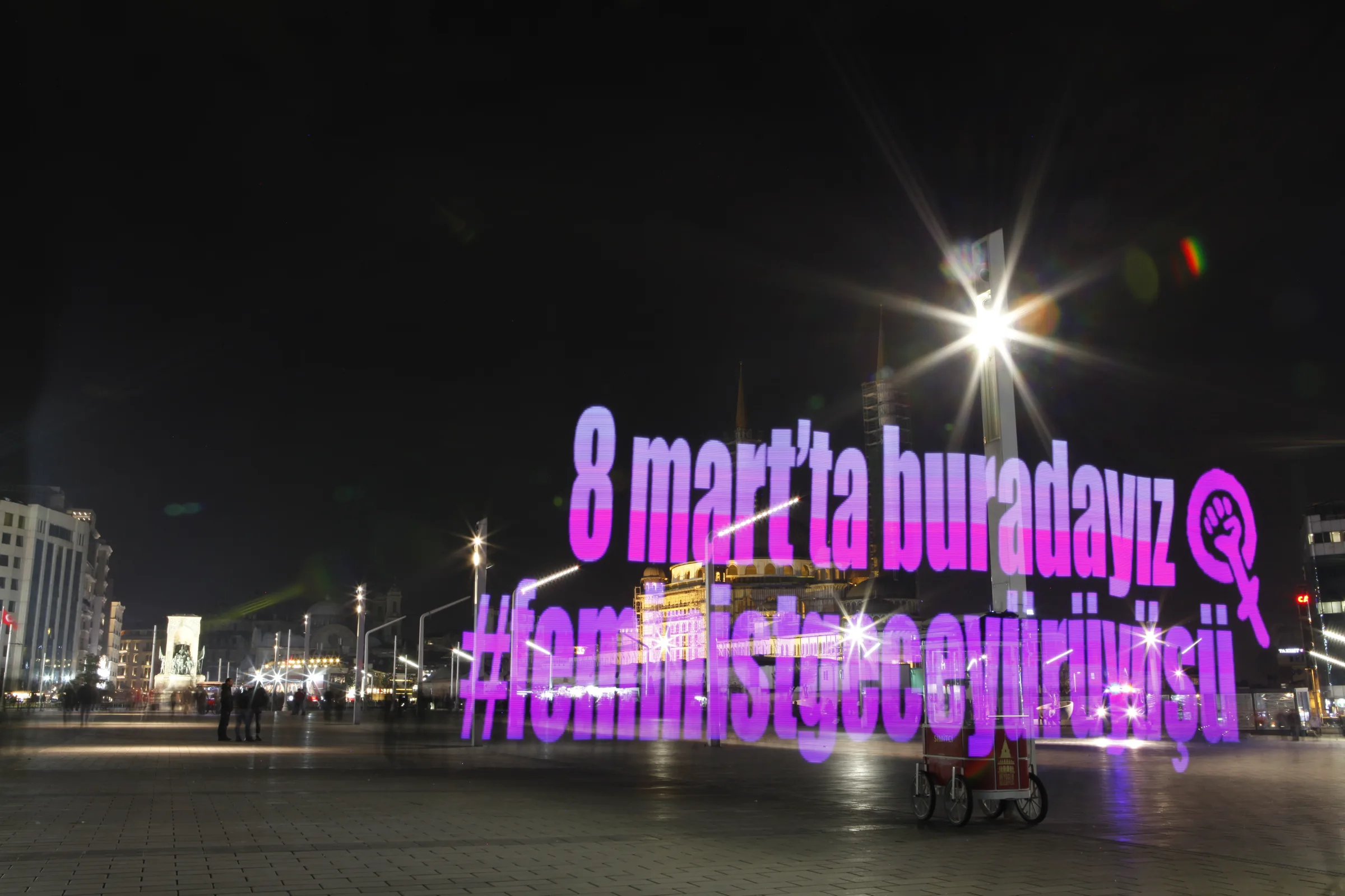 8 Mart Feminist Gece Yürüyüşü / 2020 / Yansıtma fotoğrafı