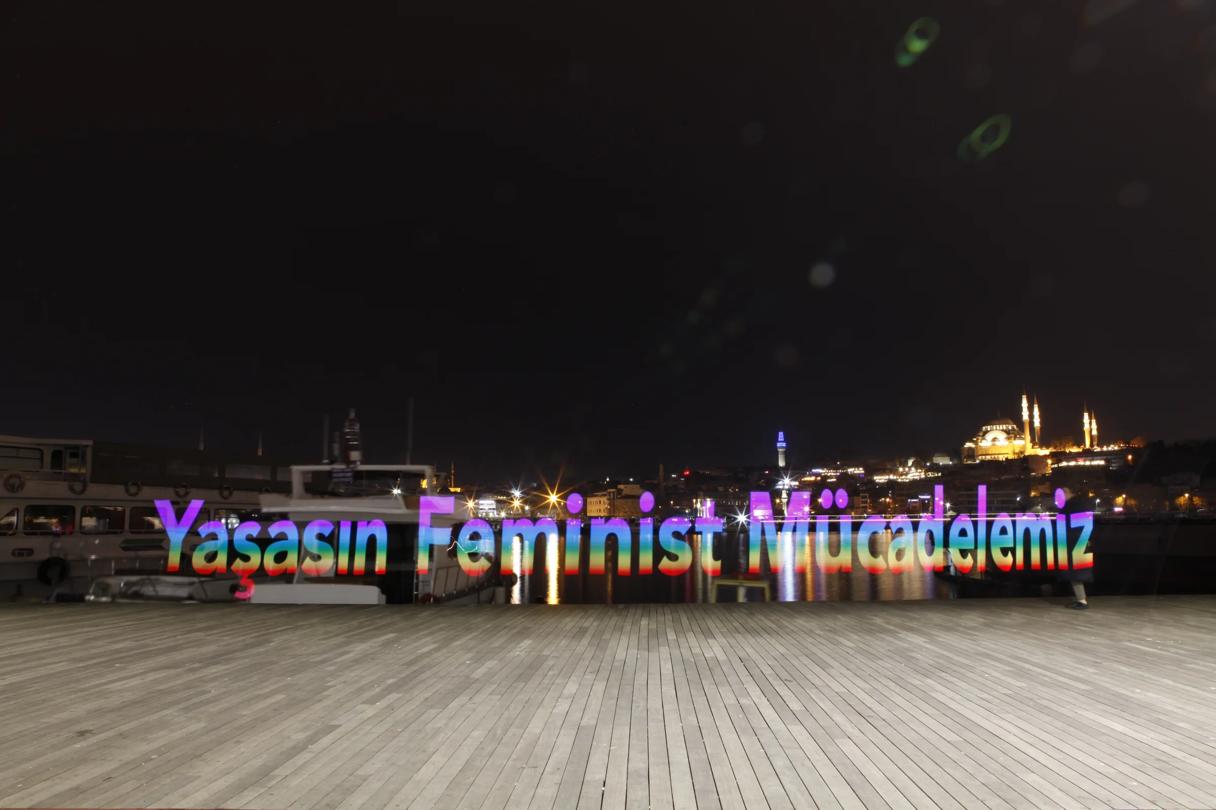 8 Mart Feminist Gece Yürüyüşü / 2020 / Yansıtma fotoğrafı